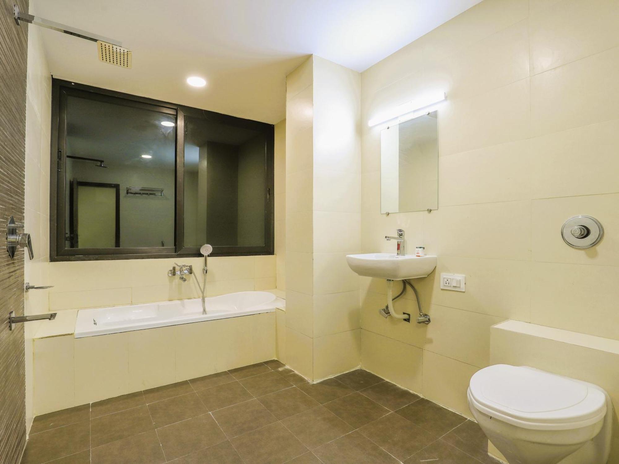 Stayguru Hotel Atithi Bhuj Exterior photo