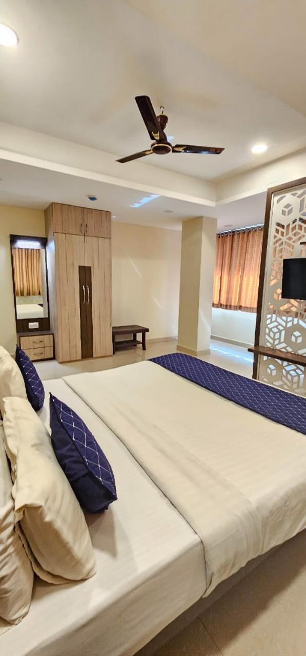 Stayguru Hotel Atithi Bhuj Exterior photo