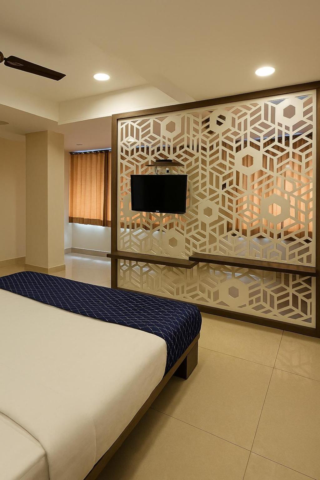 Stayguru Hotel Atithi Bhuj Exterior photo